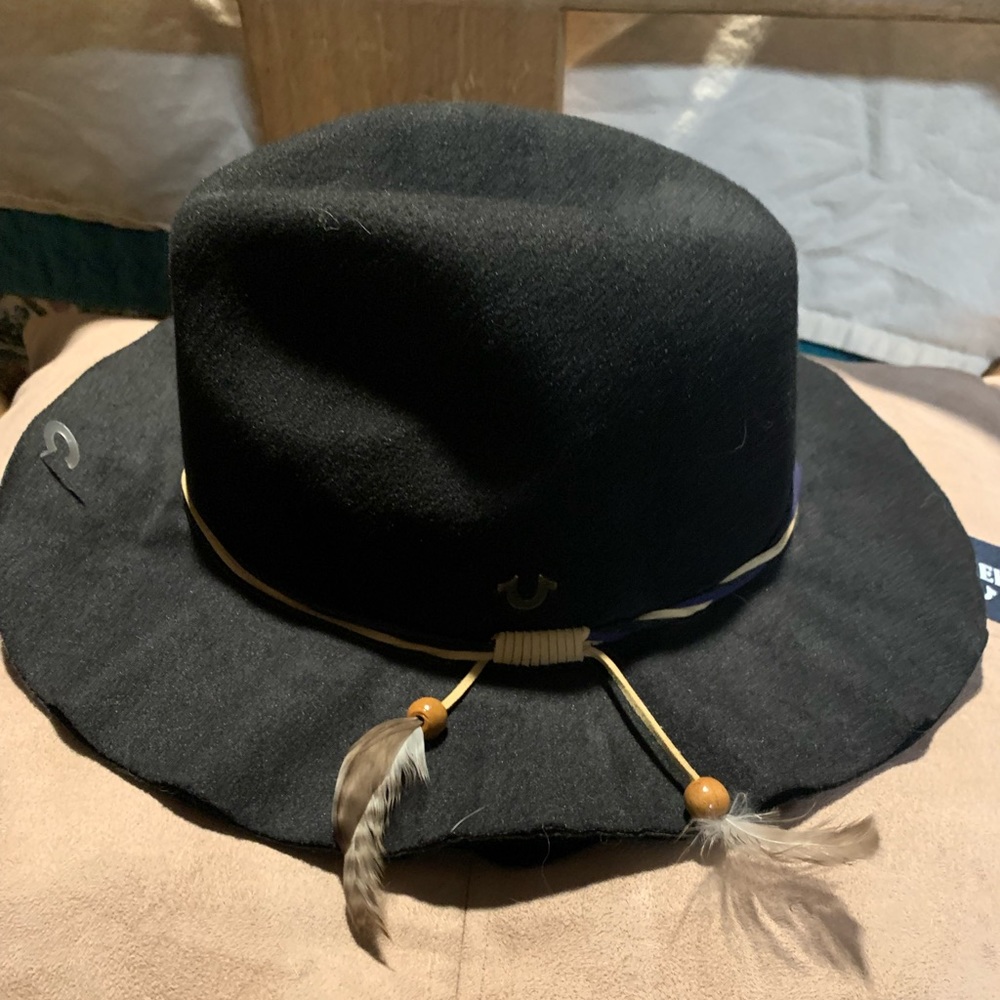 TRUE RELIGION Distressed Hat